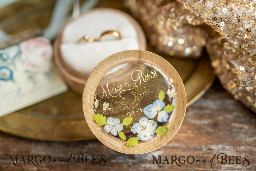 RINGTRÄGERBOXEN & KISSEN Epoxidharz Trauringe Box Personalisierte Ringbox für 2 oder 3 Ringe, Holzringbox • rustikale Ringbox • echte Blumen in Harz Luxus-Ringbox