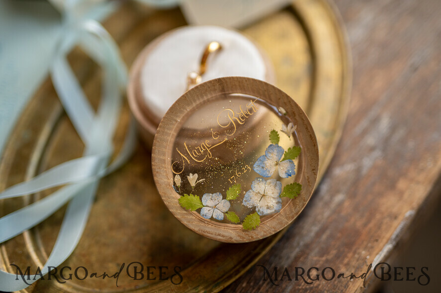 RINGTRÄGERBOXEN & KISSEN Epoxidharz Trauringe Box Personalisierte Ringbox für 2 oder 3 Ringe, Holzringbox • rustikale Ringbox • echte Blumen in Harz Luxus-Ringbox