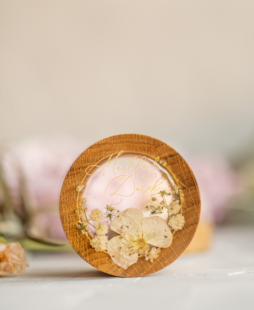 RINGTRÄGERBOXEN & KISSEN Epoxidharz Trauringe Box Personalisierte Hochzeitsringbox für 2 oder 3 Ringe, gravierte Hochzeitsringbox • personalisierte rustikale Ringbox • echte Blumen in Epoxidharz Luxus-Ringbox