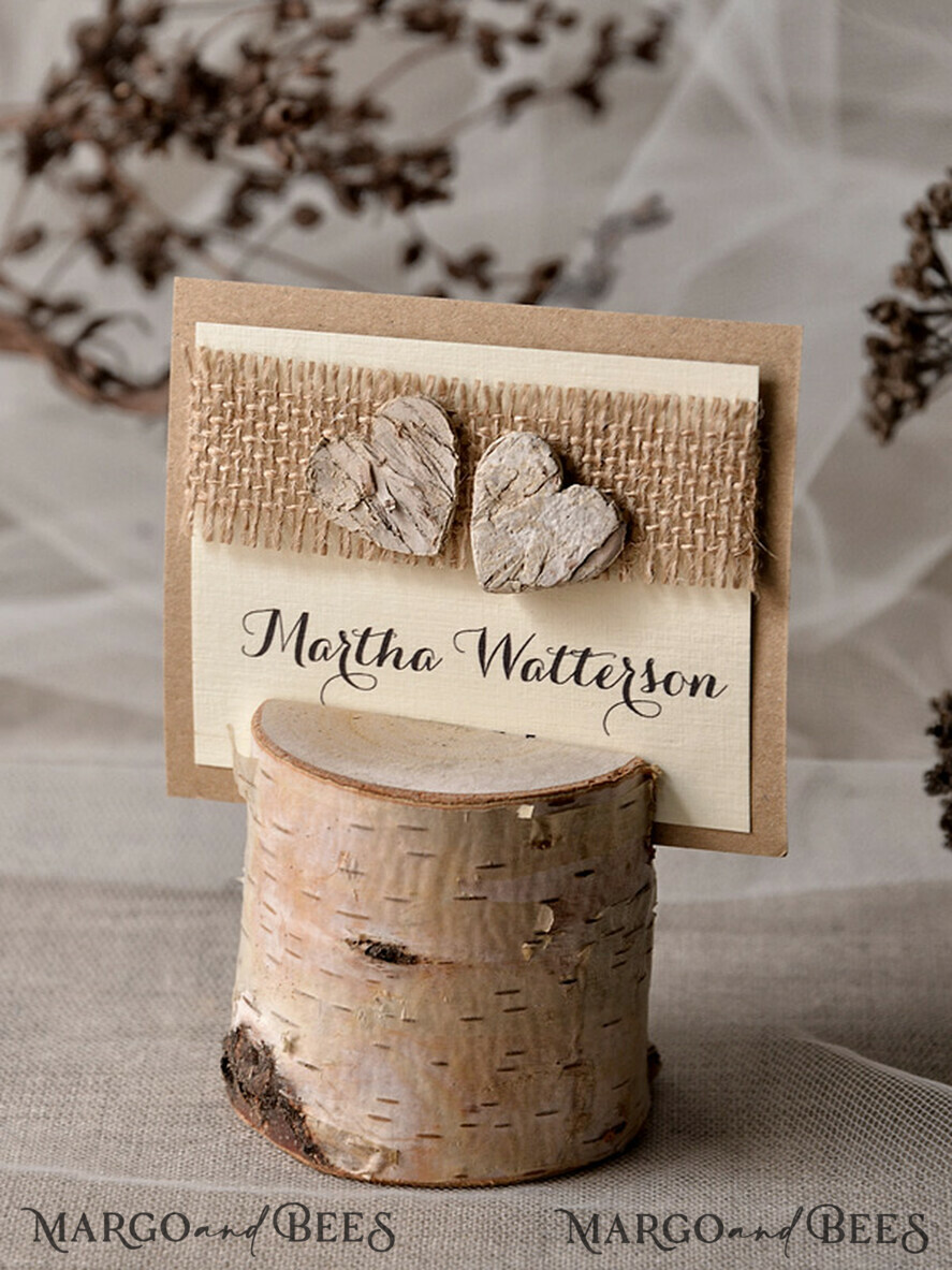 PLATZKARTEN / TISCHKARTEN  
 Rustikale Eco-Hochzeitsplatzkarten Ecru Eco Hochzeitsplatzkarten, rustikale Hochzeitsplatzkarten, Birkenherz und natürliche Jute-Hochzeitsnamenskarten, eco-rustikale Namensschilder, editierbarer Text, rustikale Hochzeit