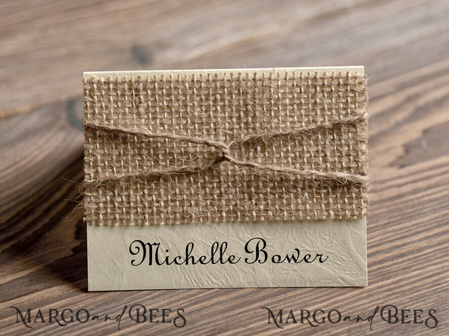 PLATZKARTEN / TISCHKARTEN  
 Rustikale Eco-Hochzeitsplatzkarten Rustikale Hochzeitsplatzkarten, Ecru Platzkarten, natürliche Jute-Schnur Hochzeitsnamenskarten, ökologische rustikale Namensschilder, bearbeitbarer Text, einfaches Design Eskortkarten