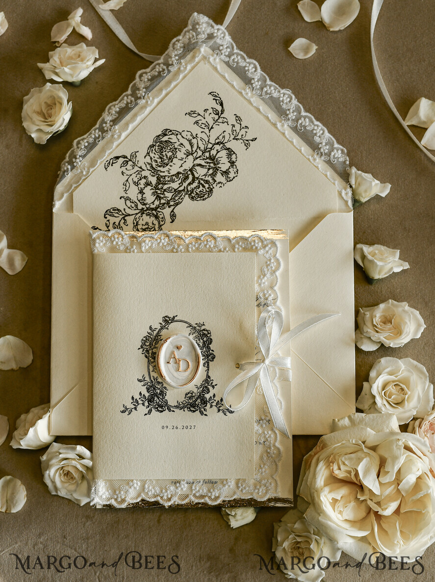 HOCHZEITS EINLADUNGEN vintage Spitze / rustikale Spitze Personalisierte Goldene Hochzeits-Einladungen Vintage Spitze Einladungen Elfenbein