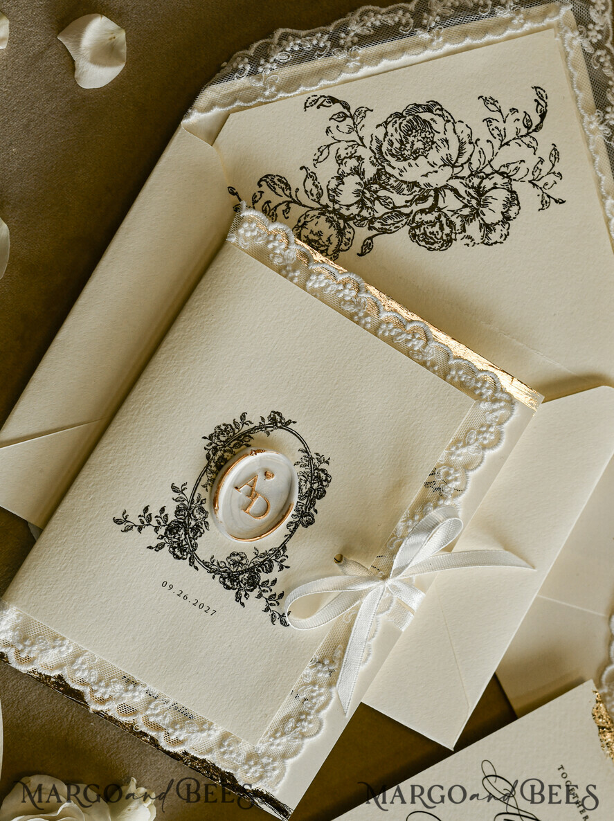 HOCHZEITS EINLADUNGEN vintage Spitze / rustikale Spitze Personalisierte Goldene Hochzeits-Einladungen Vintage Spitze Einladungen Elfenbein