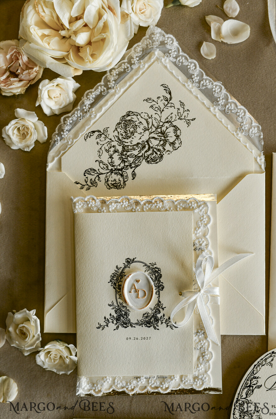 HOCHZEITS EINLADUNGEN vintage Spitze / rustikale Spitze Personalisierte Goldene Hochzeits-Einladungen Vintage Spitze Einladungen Elfenbein