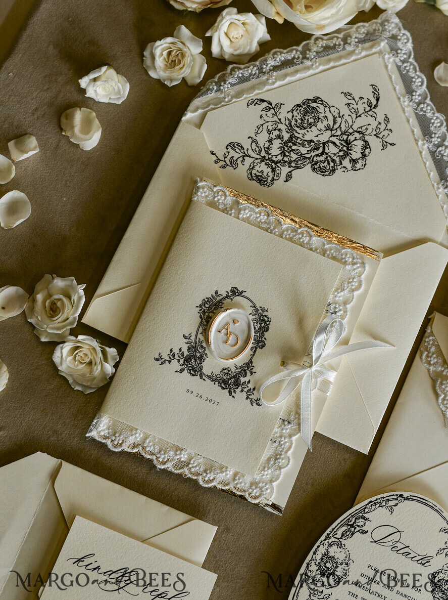 HOCHZEITS EINLADUNGEN vintage Spitze / rustikale Spitze Personalisierte Goldene Hochzeits-Einladungen Vintage Spitze Einladungen Elfenbein