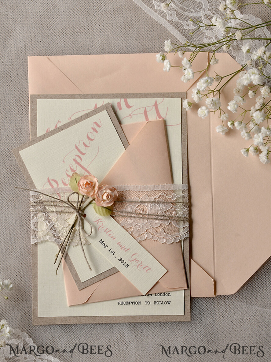 HOCHZEITS EINLADUNGEN vintage Spitze / rustikale Spitze Pfirsich Rustikale Hochzeitskarten mit echtem Spitzen-Mindestinvitation perfekt für eine Sommer-Landhochzeit