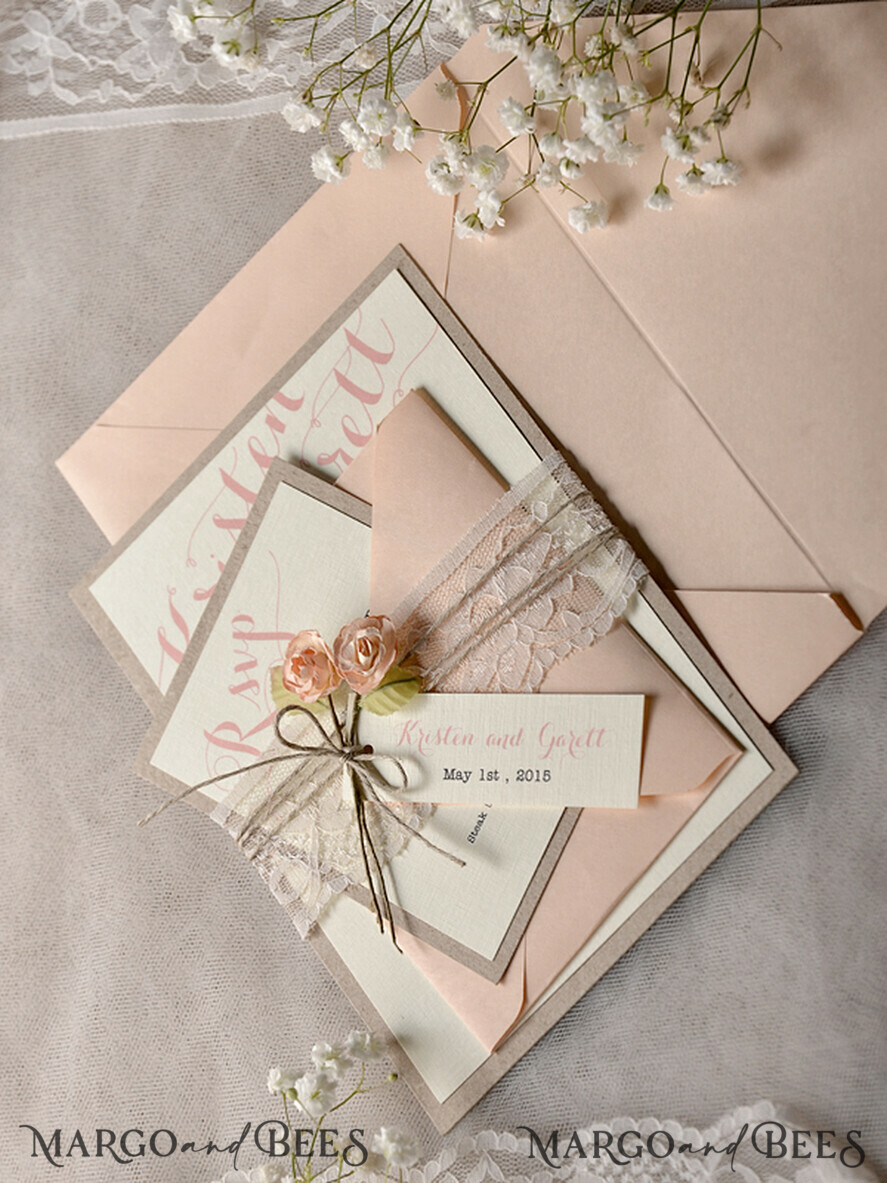 HOCHZEITS EINLADUNGEN vintage Spitze / rustikale Spitze Pfirsich Rustikale Hochzeitskarten mit echtem Spitzen-Mindestinvitation perfekt für eine Sommer-Landhochzeit
