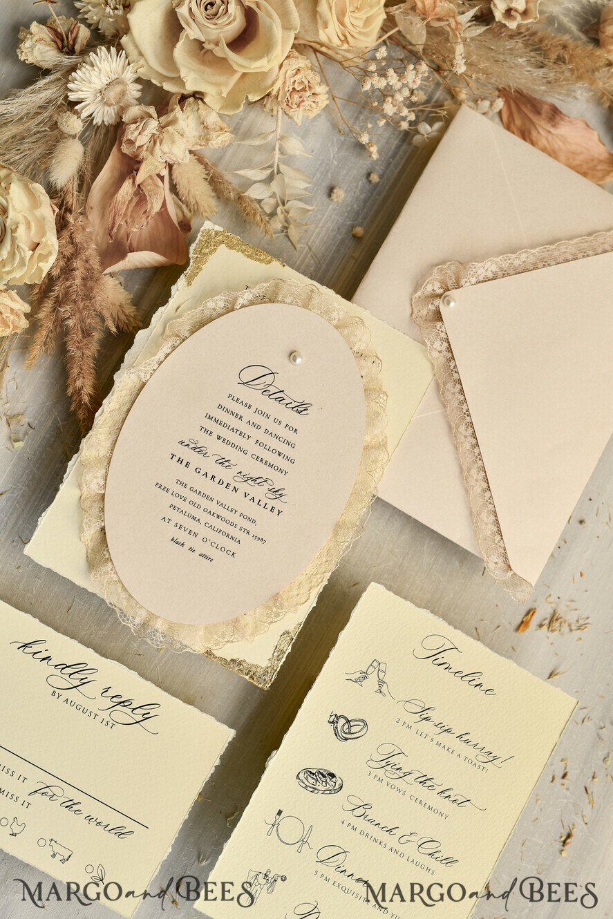 HOCHZEITS EINLADUNGEN vintage Spitze / rustikale Spitze Luxus-Hochzeitseinladungen in einer warmen Beige- und Nude-Farbpalette.