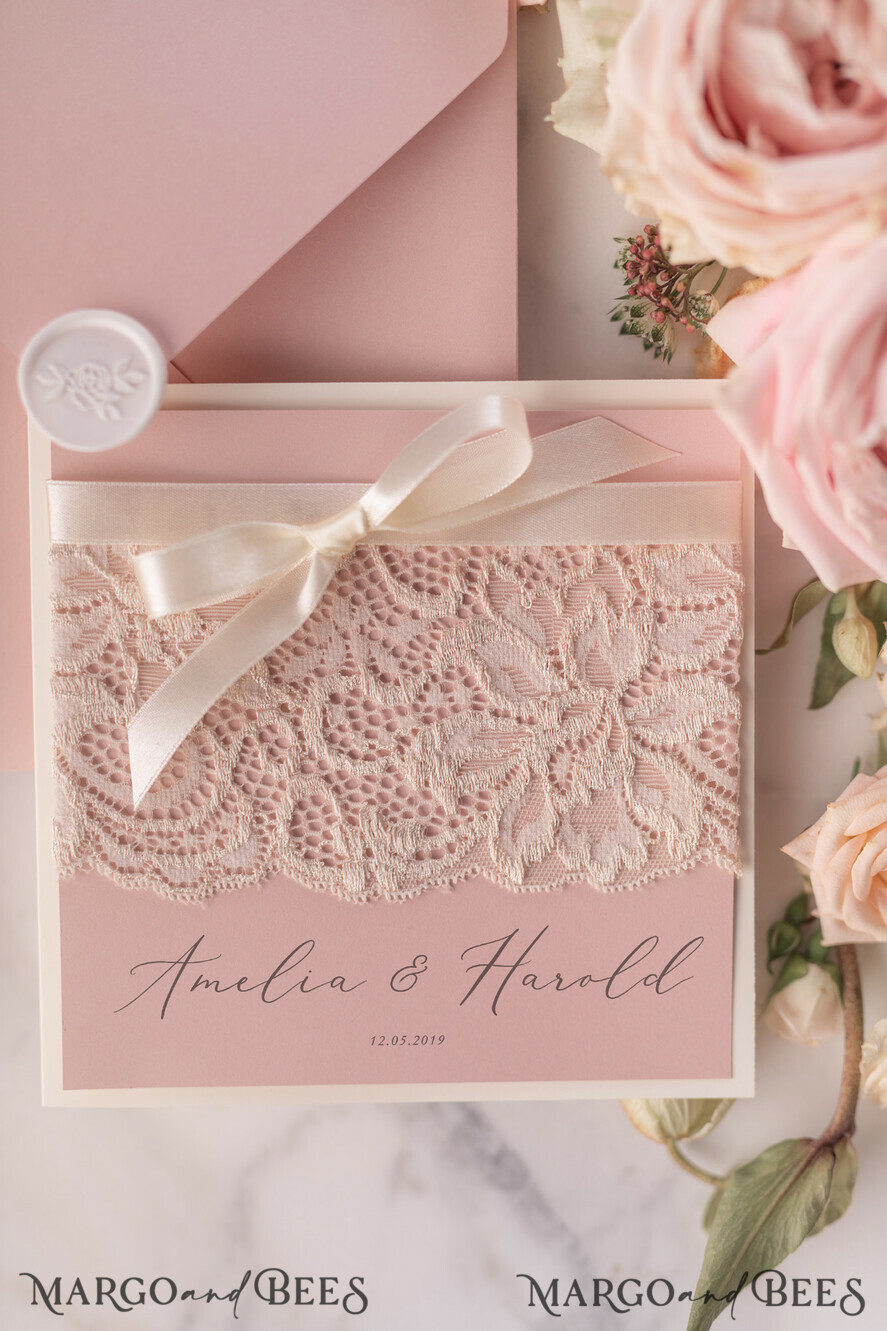 HOCHZEITS EINLADUNGEN vintage Spitze / rustikale Spitze Elegante Hochzeitskarten Vintage-Spitze personalisierte Einladung Elfenbein-Schüssel und dämmerndes Rosenpink