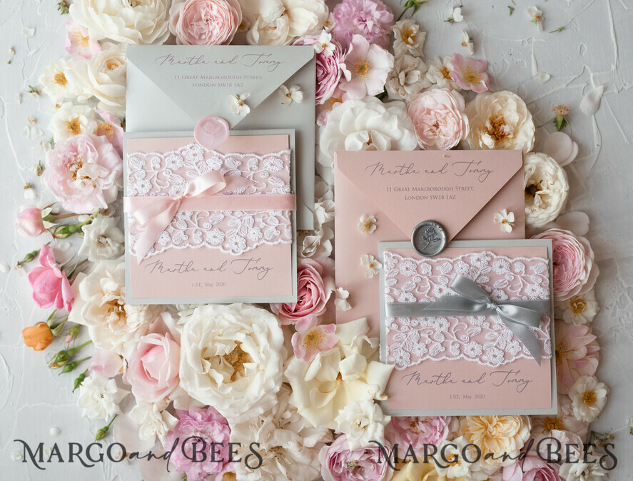 HOCHZEITS EINLADUNGEN vintage Spitze / rustikale Spitze Romantische Hochzeitseinladungen Vintage Spitze Personalisierte Einladung Hellgrau und Blush Pink