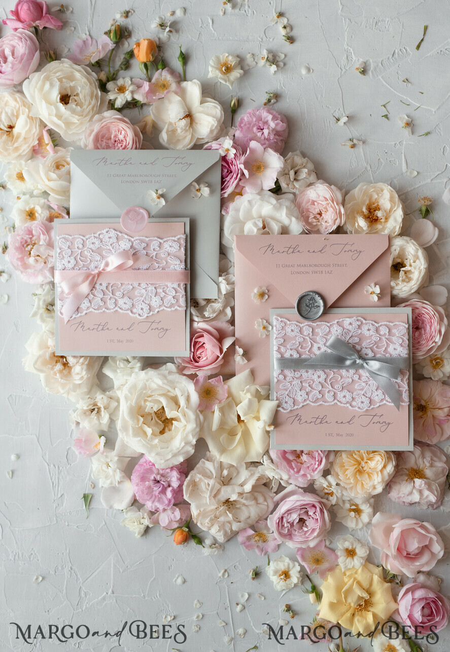 HOCHZEITS EINLADUNGEN vintage Spitze / rustikale Spitze Romantische Hochzeitseinladungen Vintage Spitze Personalisierte Einladung Hellgrau und Blush Pink
