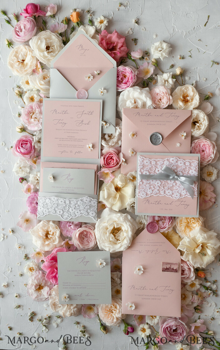 HOCHZEITS EINLADUNGEN vintage Spitze / rustikale Spitze Romantische Hochzeitseinladungen Vintage Spitze Personalisierte Einladung Hellgrau und Blush Pink
