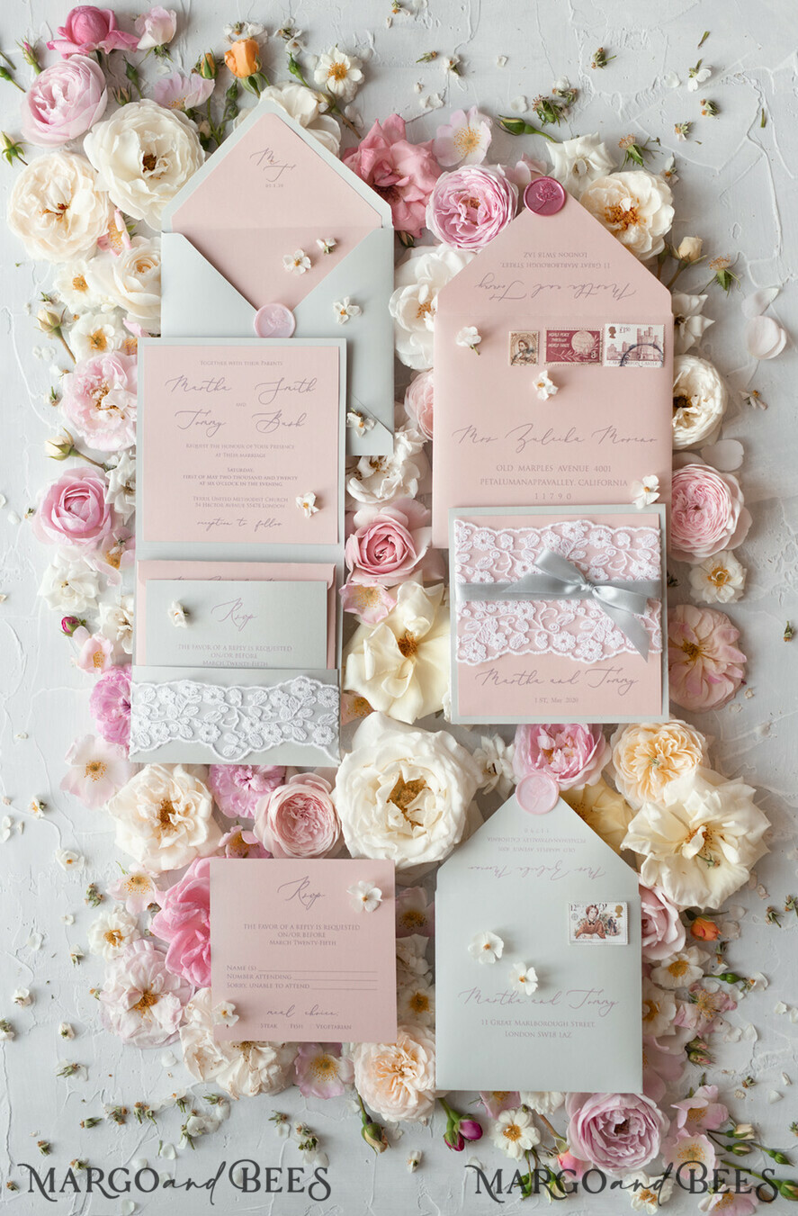 HOCHZEITS EINLADUNGEN vintage Spitze / rustikale Spitze Romantische Hochzeitseinladungen Vintage Spitze Personalisierte Einladung Hellgrau und Blush Pink