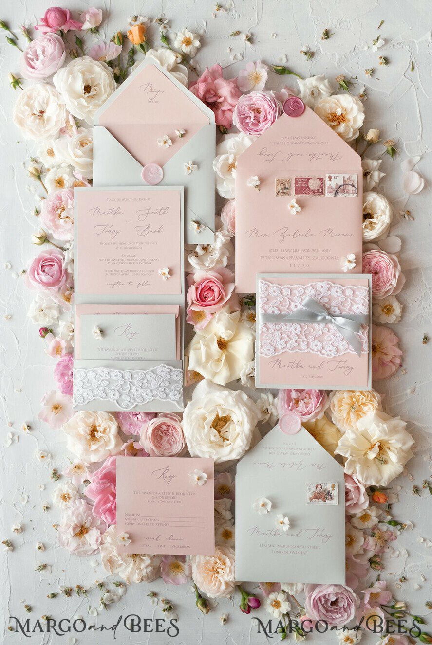 HOCHZEITS EINLADUNGEN vintage Spitze / rustikale Spitze Romantische Hochzeitseinladungen Vintage Spitze Personalisierte Einladung Hellgrau und Blush Pink