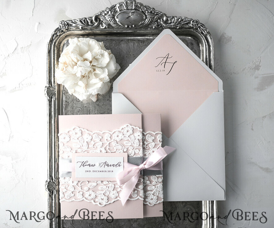HOCHZEITS EINLADUNGEN vintage Spitze / rustikale Spitze Vintage Spitze Erschwingliche Hochzeitskarten Elegante Einladungen Grau und Blush Pink