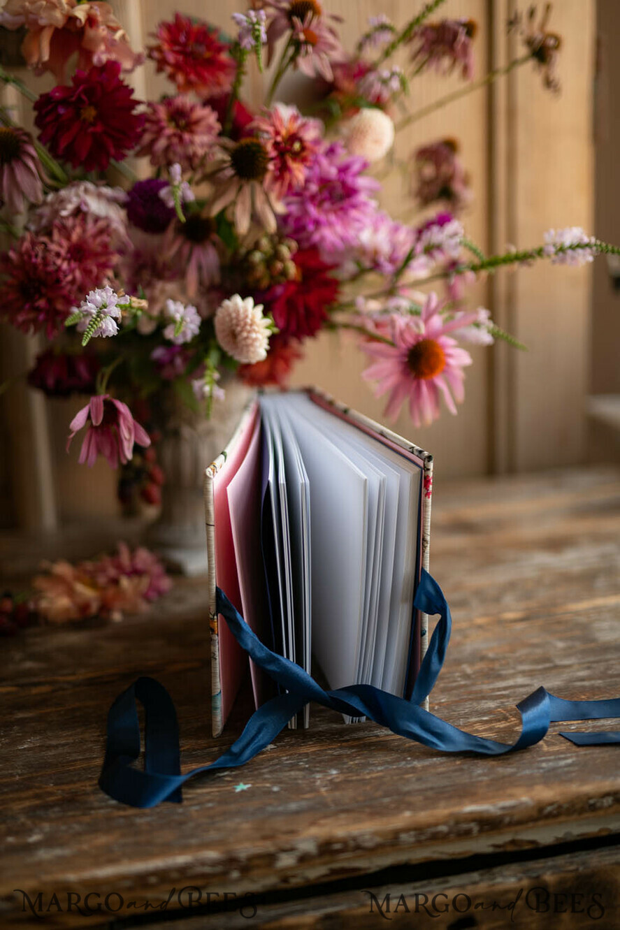 FOTOALBUM/ FOTOBOX Polaroid-Fotoalbum mit Schreibfläche Polaroid Hochzeits-Gästebuch, Gästebuch-Album mit personalisierten Seiten und Platz für Bilder aus der Fotobox.