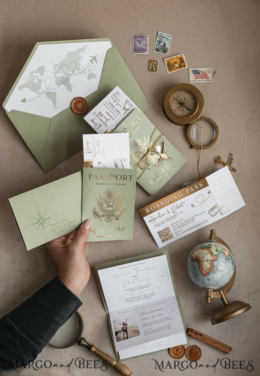 HOCHZEITS EINLADUNGEN Pass zur Liebe / Strandhochzeits-Einladungen Gold Salbeigrün Pass Hochzeitseinladung, Goldene Hochzeitseinladungen Boarding Pass, Grünreise Reisepass Hochzeitseinladungen im Ausland, Hochzeitskarten für Ziel Griechenland, Toskana Reisekarte Hochzeitspapeterie Italien Weltkarte.