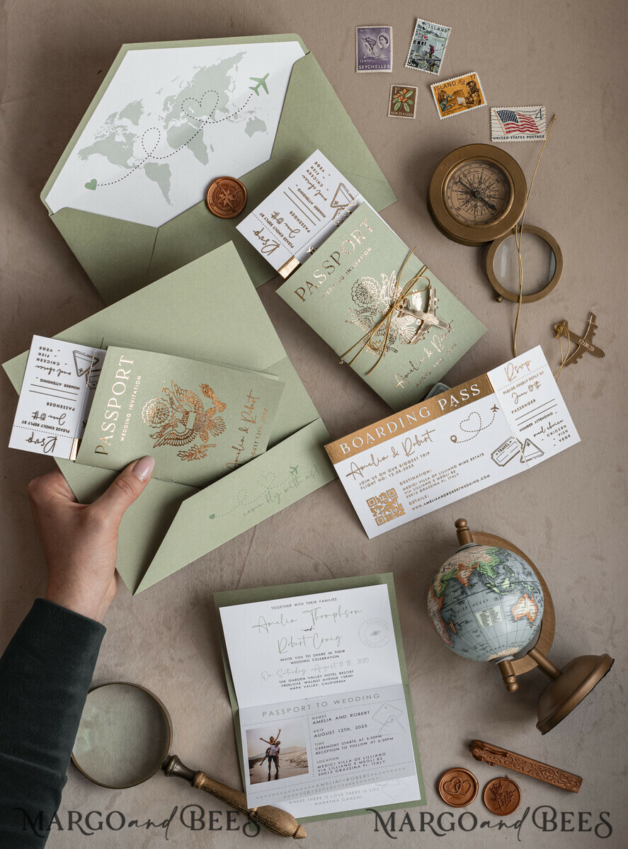HOCHZEITS EINLADUNGEN Pass zur Liebe / Strandhochzeits-Einladungen Gold Salbeigrün Pass Hochzeitseinladung, Goldene Hochzeitseinladungen Boarding Pass, Grünreise Reisepass Hochzeitseinladungen im Ausland, Hochzeitskarten für Ziel Griechenland, Toskana Reisekarte Hochzeitspapeterie Italien Weltkarte.