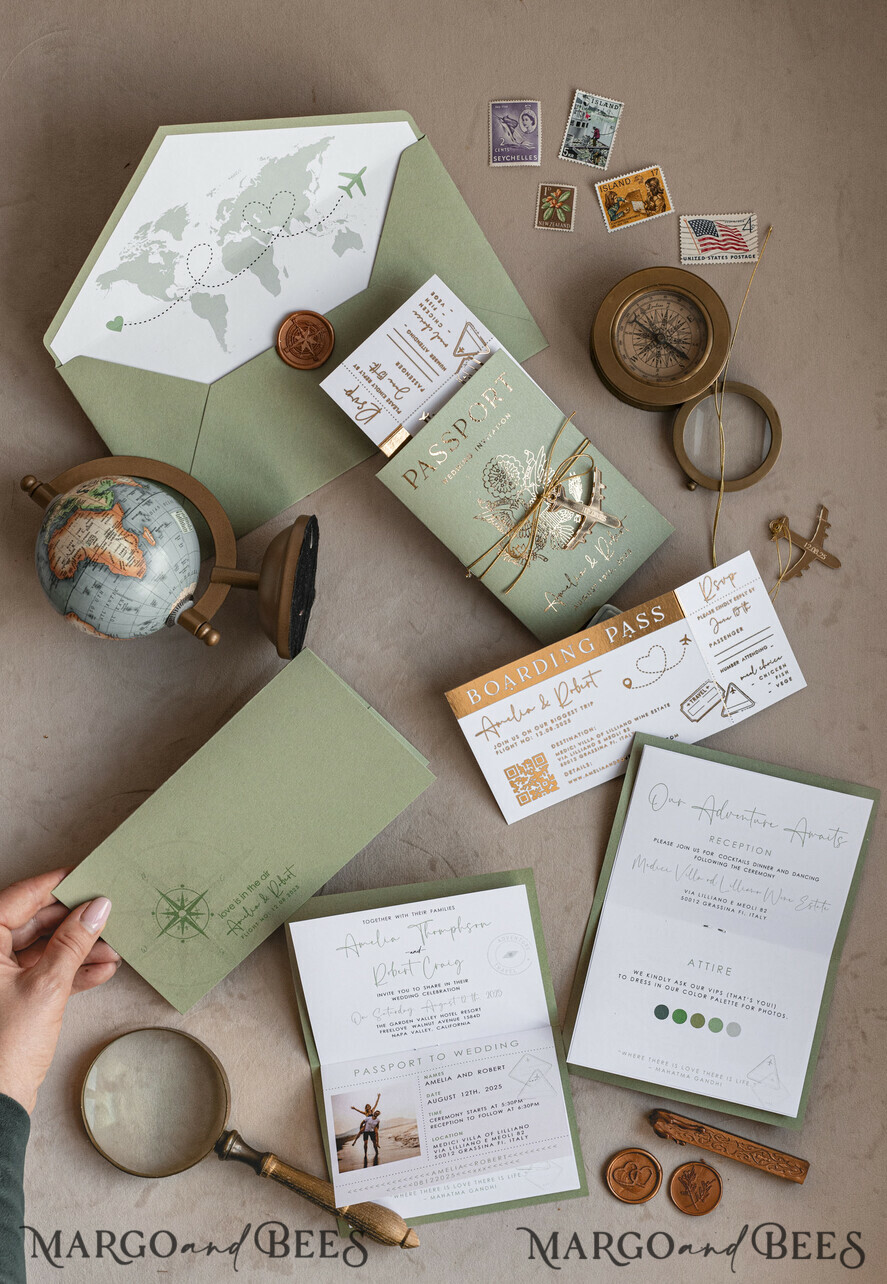 HOCHZEITS EINLADUNGEN Pass zur Liebe / Strandhochzeits-Einladungen Gold Salbeigrün Pass Hochzeitseinladung, Goldene Hochzeitseinladungen Boarding Pass, Grünreise Reisepass Hochzeitseinladungen im Ausland, Hochzeitskarten für Ziel Griechenland, Toskana Reisekarte Hochzeitspapeterie Italien Weltkarte.