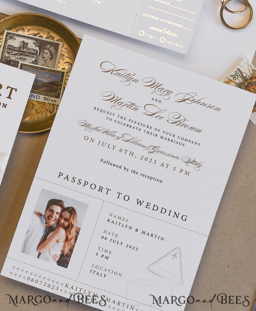 HOCHZEITS EINLADUNGEN Pass zur Liebe / Strandhochzeits-Einladungen Weißgoldene Reisepass-Hochzeitskarte, goldene Flugzeug-Hochzeitskarten Boarding Pass, Reise-Reisepass-Hochzeitskarten im Ausland, Hochzeitskarten für Zielorte, Reise-Karten-Hochzeitsstationery