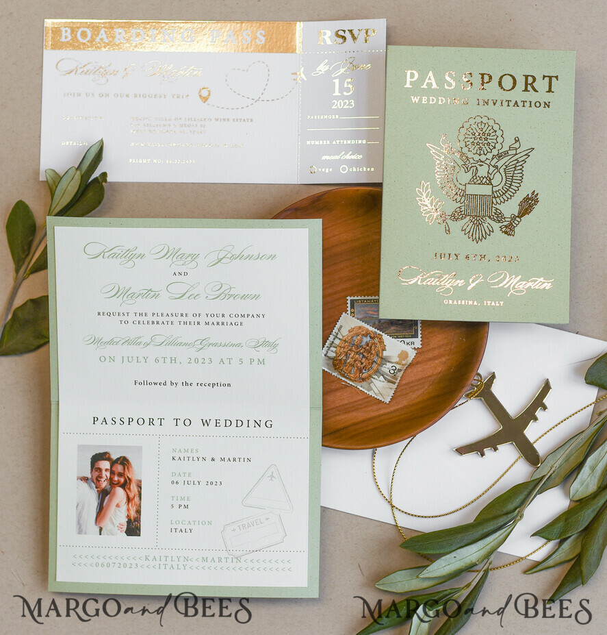 HOCHZEITS EINLADUNGEN Pass zur Liebe / Strandhochzeits-Einladungen Salbeigrün Toskana Reisepass Hochzeits Einladung, Goldene Flugzeug Hochzeitskarten Boarding Pass, Griechenland Reisepass Hochzeits Einladungen im Ausland, Hochzeits Einladungen für Zielorte, Reisekarten Hochzeitsstationery
