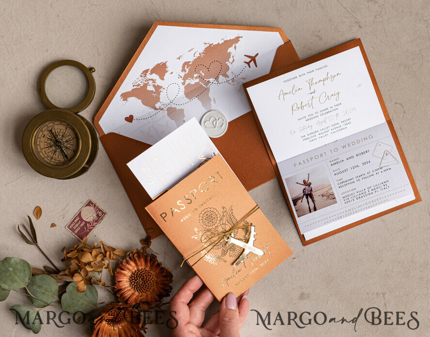 HOCHZEITS EINLADUNGEN Pass zur Liebe / Strandhochzeits-Einladungen Gold Terrakotta Reisepass Hochzeits Einladung, Gebranntes Orange Gold Hochzeitskarten Boarding Pass, Reise Reisepass Hochzeits Einladungen im Ausland, Destination Hochzeit Einladungen, Reisekarte Hochzeitsstationär