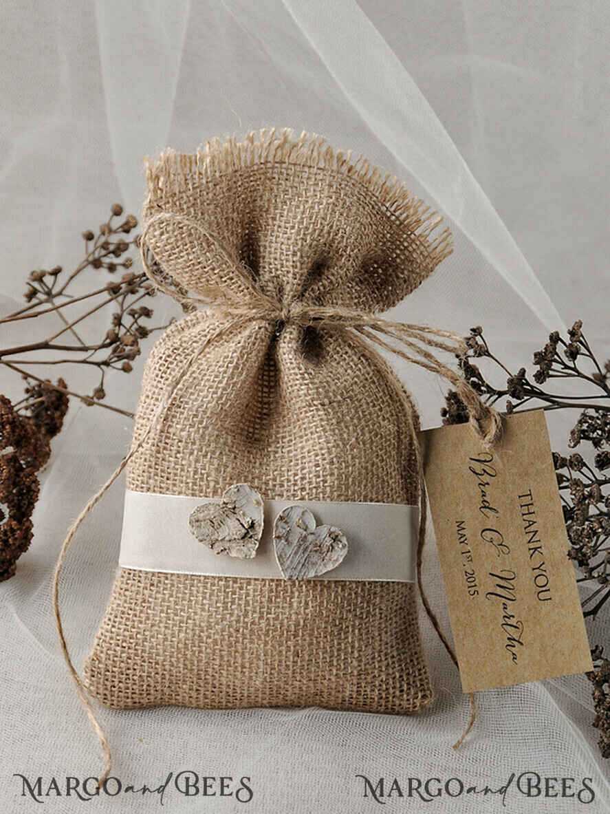 HOCHZEITSGESCHENKE Rustikale Jutesäckchen als Geschenke Hochzeitsgeschenke, rustikaler Jute-Geschenksack