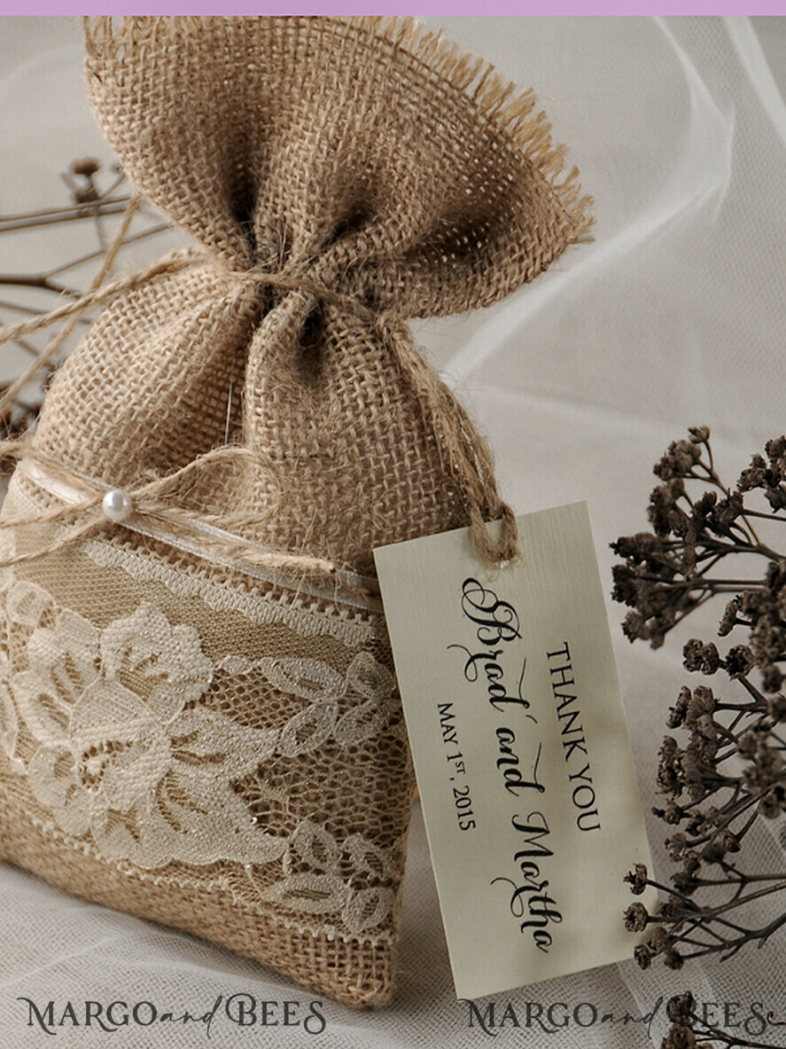 HOCHZEITSGESCHENKE Rustikale Jutesäckchen als Geschenke Hochzeitsgeschenke Ideen, Rustikale Jute-Geschenktüten