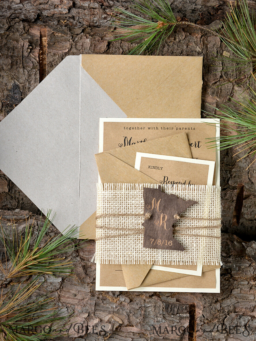 HOCHZEITS EINLADUNGEN Wald / Berge / Waldlandschaft Thema rustikale Holzbriefpapier
