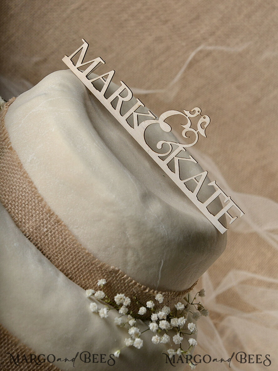 TORTENDEKORATION  
 RUSTIKAL  
 Hochzeitstortenfigur, Holz