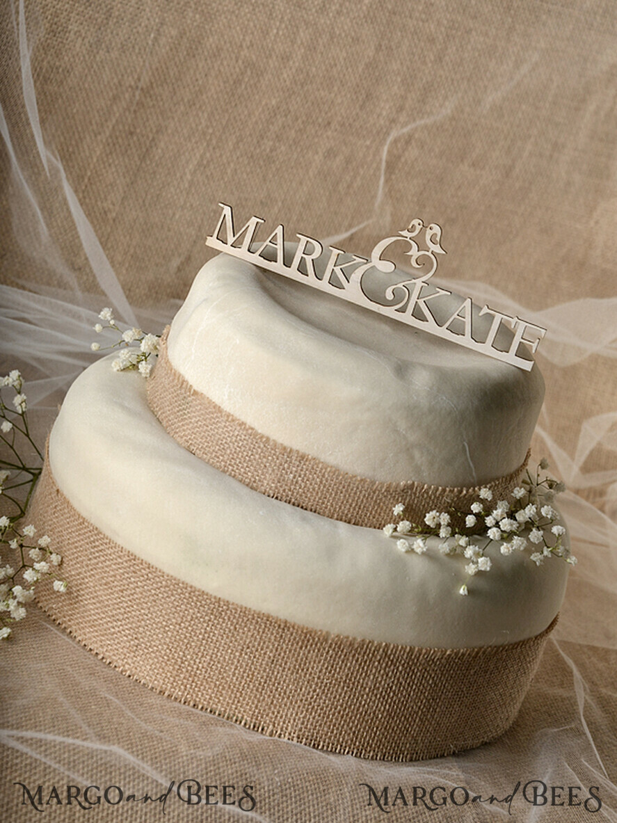 TORTENDEKORATION  
 RUSTIKAL  
 Hochzeitstortenfigur, Holz