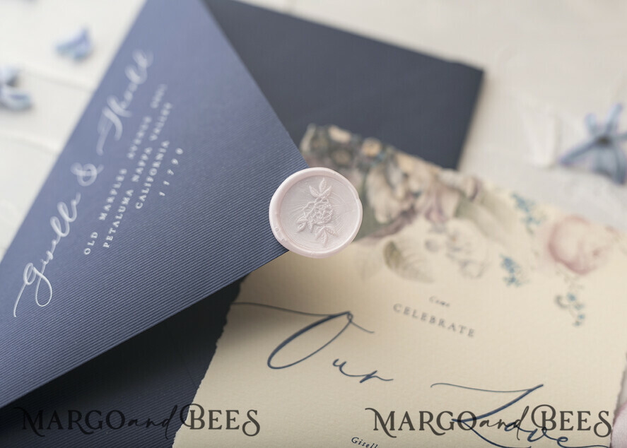 HOCHZEITS EINLADUNGEN Elegante Einladungen Klassische Karten Vintage Blumenhochzeitseinladungen, minimalistische rosa Hochzeitseinladungen, zarte königsblaue Hochzeitskarten mit handgefärbtem Band, handgemachte Hochzeitspapeterie.