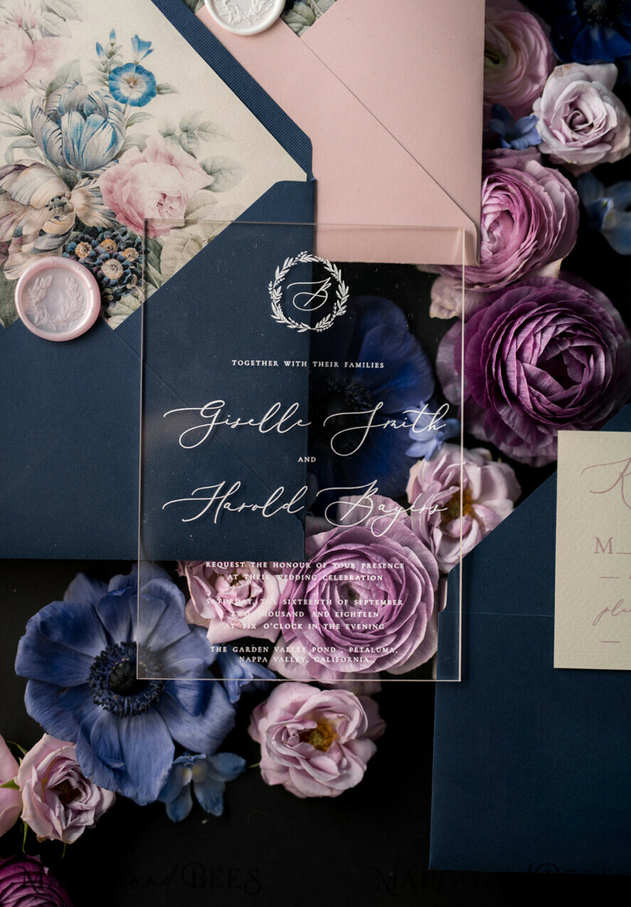 HOCHZEITS EINLADUNGEN Elegante Einladungen Klassische Karten Luxus Acryl Plexi Hochzeitseinladungen, romantische Blush-Pink Hochzeitseinladungen mit Vellum-Umschlag, elegante königsblaue Hochzeitskarten, maßgeschneiderte florale Hochzeitseinladungssuite.