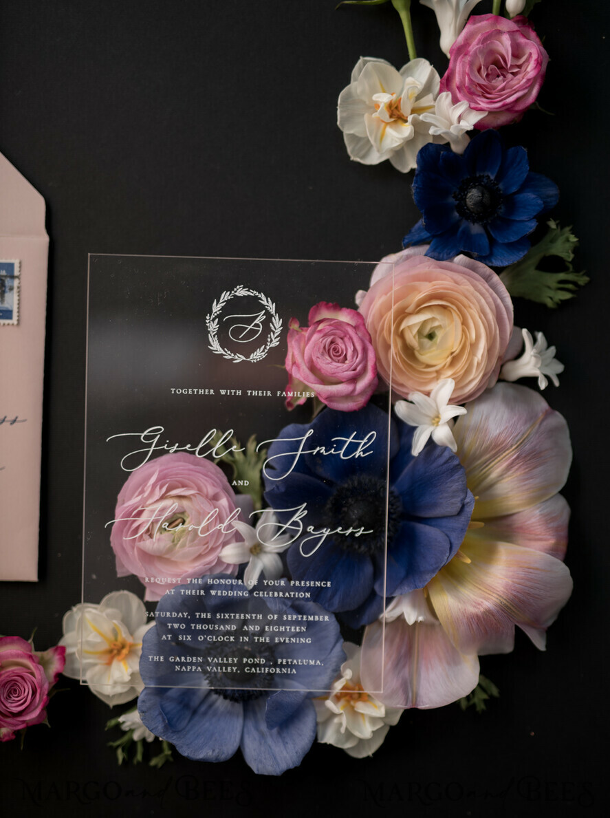 HOCHZEITS EINLADUNGEN Elegante Einladungen Klassische Karten Luxus Acryl Plexi Hochzeitseinladungen, romantische Blush-Pink Hochzeitseinladungen mit Vellum-Umschlag, elegante königsblaue Hochzeitskarten, maßgeschneiderte florale Hochzeitseinladungssuite.