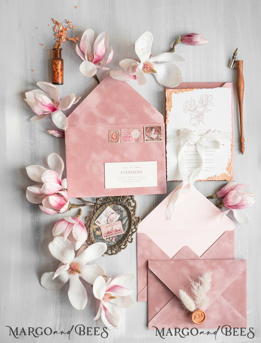 HOCHZEITS EINLADUNGEN Elegante Einladungen Klassische Karten Blush Pink Das Hochzeitseinladungsset, Luxushochzeitseinladungen Samtumschlag, Elegante Hochzeitseinladung Suite, Goldene Deckle-Kante Papierhochzeitseinladungen