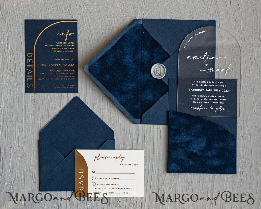 HOCHZEITS EINLADUNGEN Elegante Einladungen Klassische Karten Moderne Arch Acryl Hochzeitskarten, Samtumschlag marineblaue moderne Hochzeitskarten, marineblaue Goldeinladungen, minimalistische Plexi Hochzeitsinvitation Suite