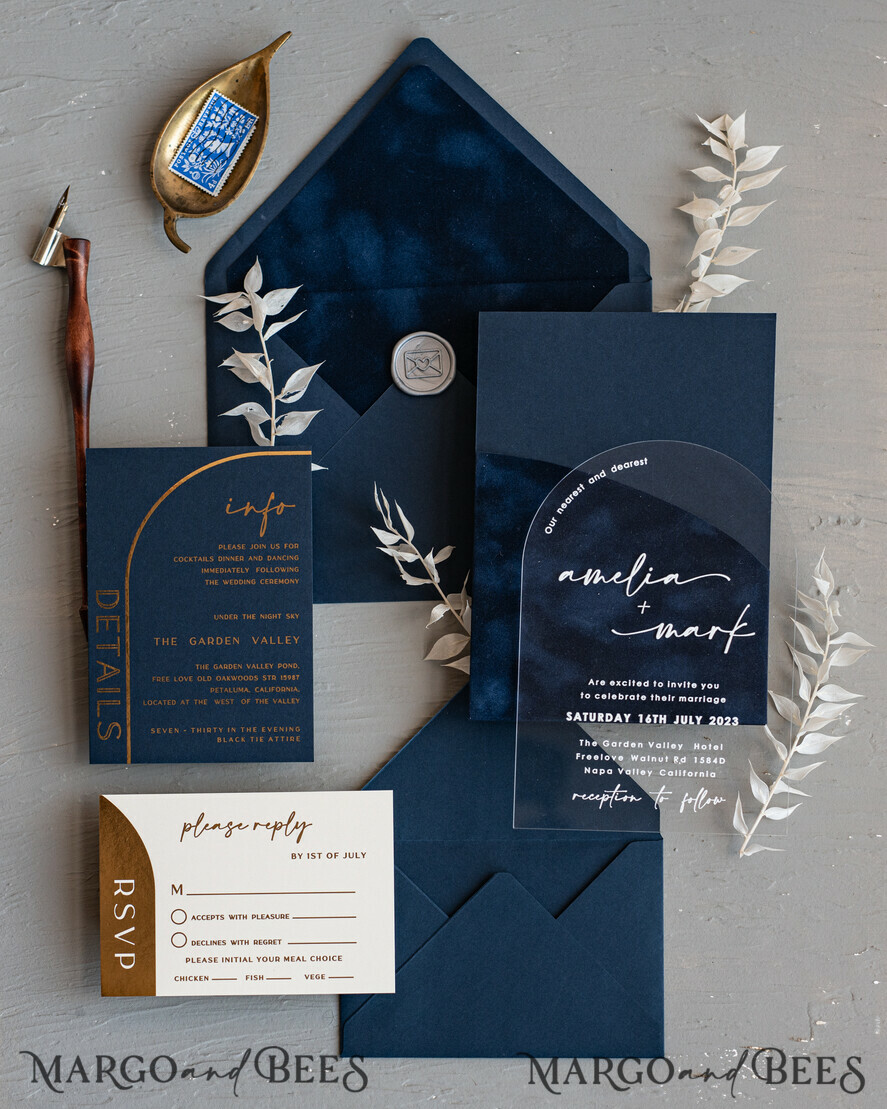 HOCHZEITS EINLADUNGEN Elegante Einladungen Klassische Karten Moderne Arch Acryl Hochzeitskarten, Samtumschlag marineblaue moderne Hochzeitskarten, marineblaue Goldeinladungen, minimalistische Plexi Hochzeitsinvitation Suite