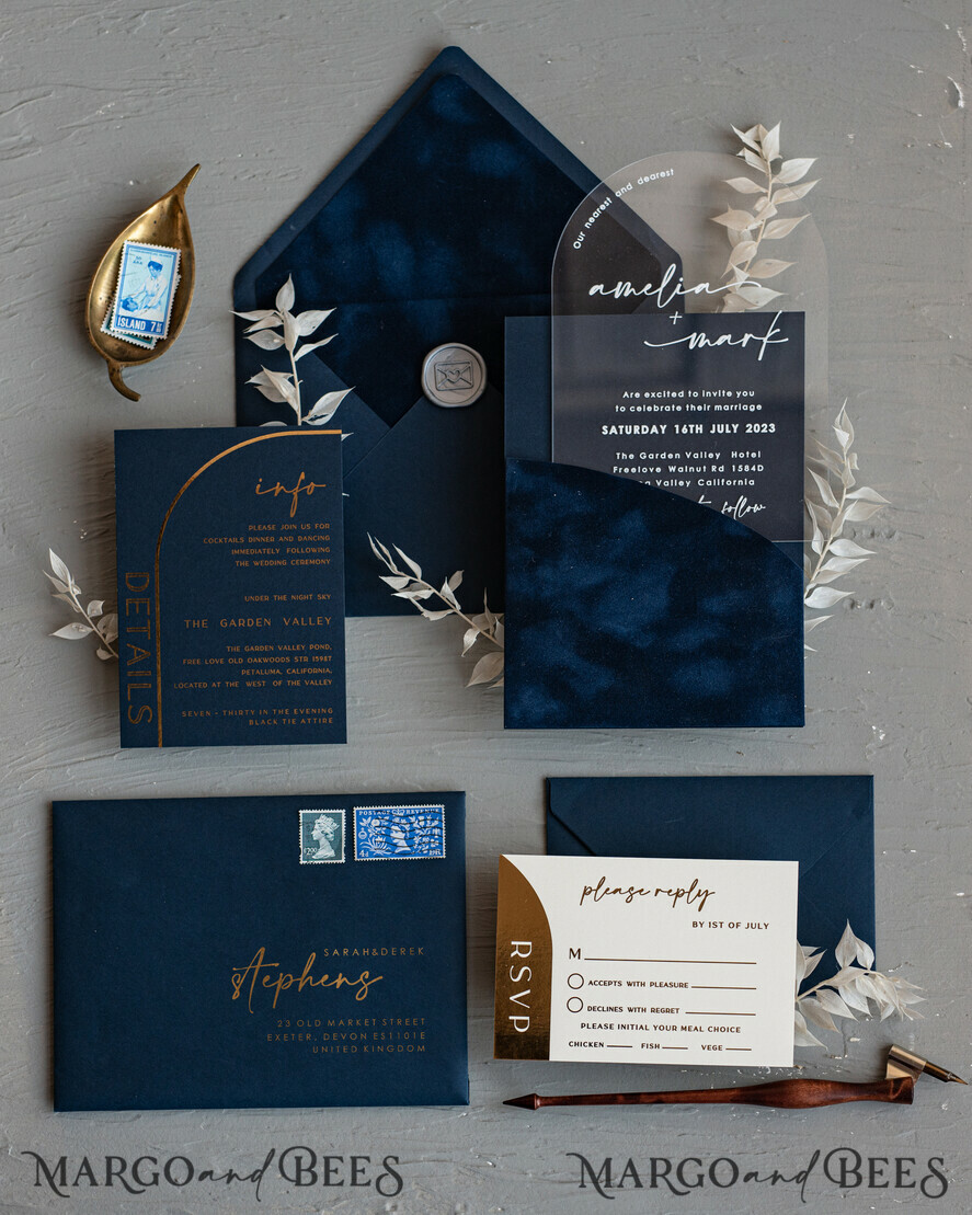 HOCHZEITS EINLADUNGEN Elegante Einladungen Klassische Karten Moderne Arch Acryl Hochzeitskarten, Samtumschlag marineblaue moderne Hochzeitskarten, marineblaue Goldeinladungen, minimalistische Plexi Hochzeitsinvitation Suite