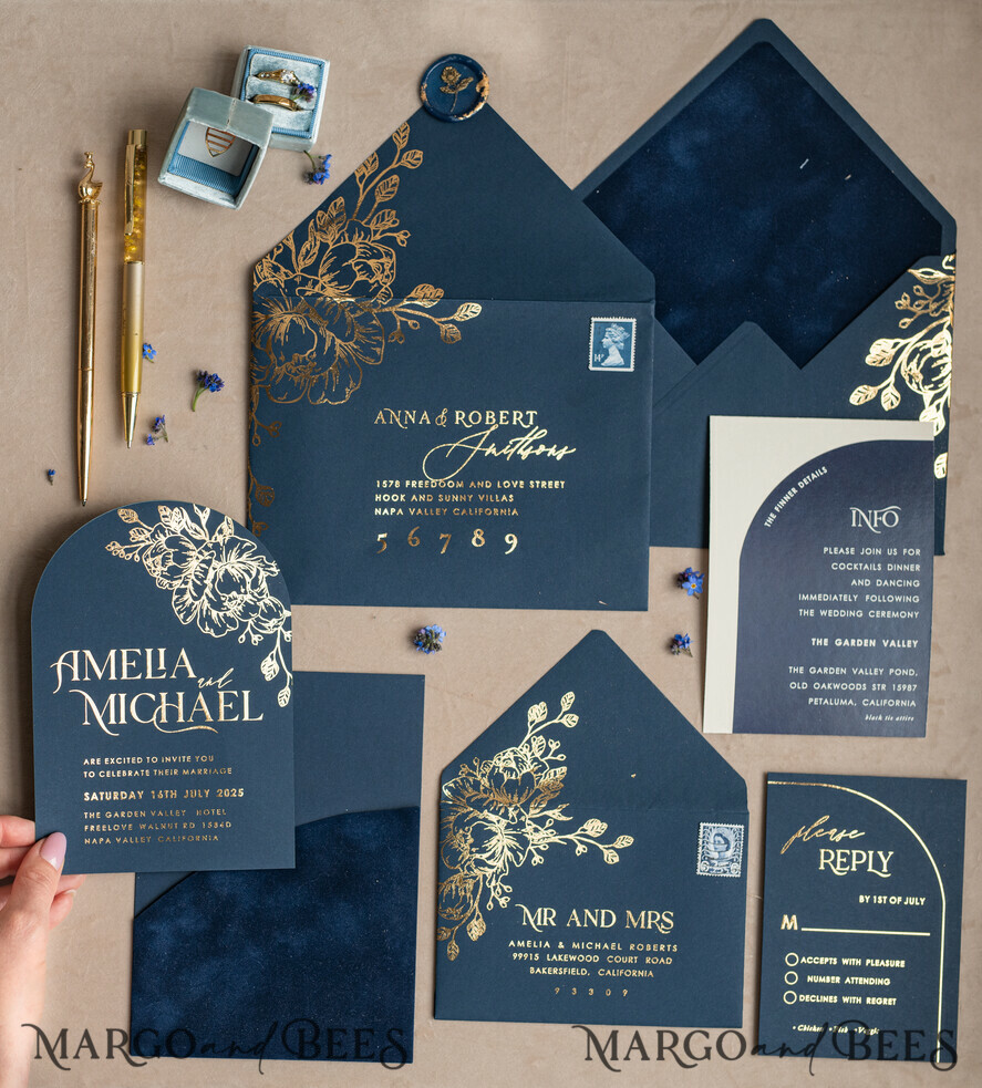 HOCHZEITS EINLADUNGEN Gold / Roségold / Silber / Glitzer Elegante Bogen-Hochzeitseinladungen Marineblau, Samt-Tasche Dunkelblau Gold Moderne Hochzeit, Hochzeitseinladungsset, Bogen-Samt-Taschen Einladungset