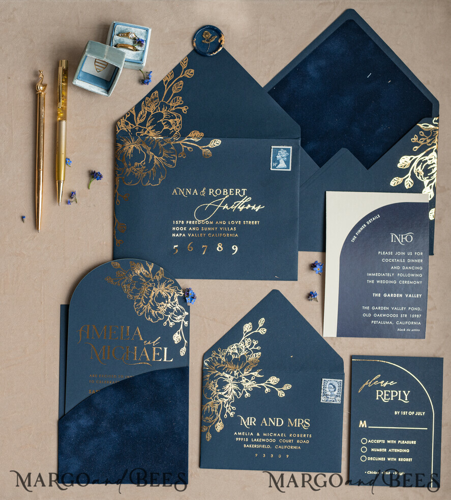 HOCHZEITS EINLADUNGEN Gold / Roségold / Silber / Glitzer Elegante Bogen-Hochzeitseinladungen Marineblau, Samt-Tasche Dunkelblau Gold Moderne Hochzeit, Hochzeitseinladungsset, Bogen-Samt-Taschen Einladungset