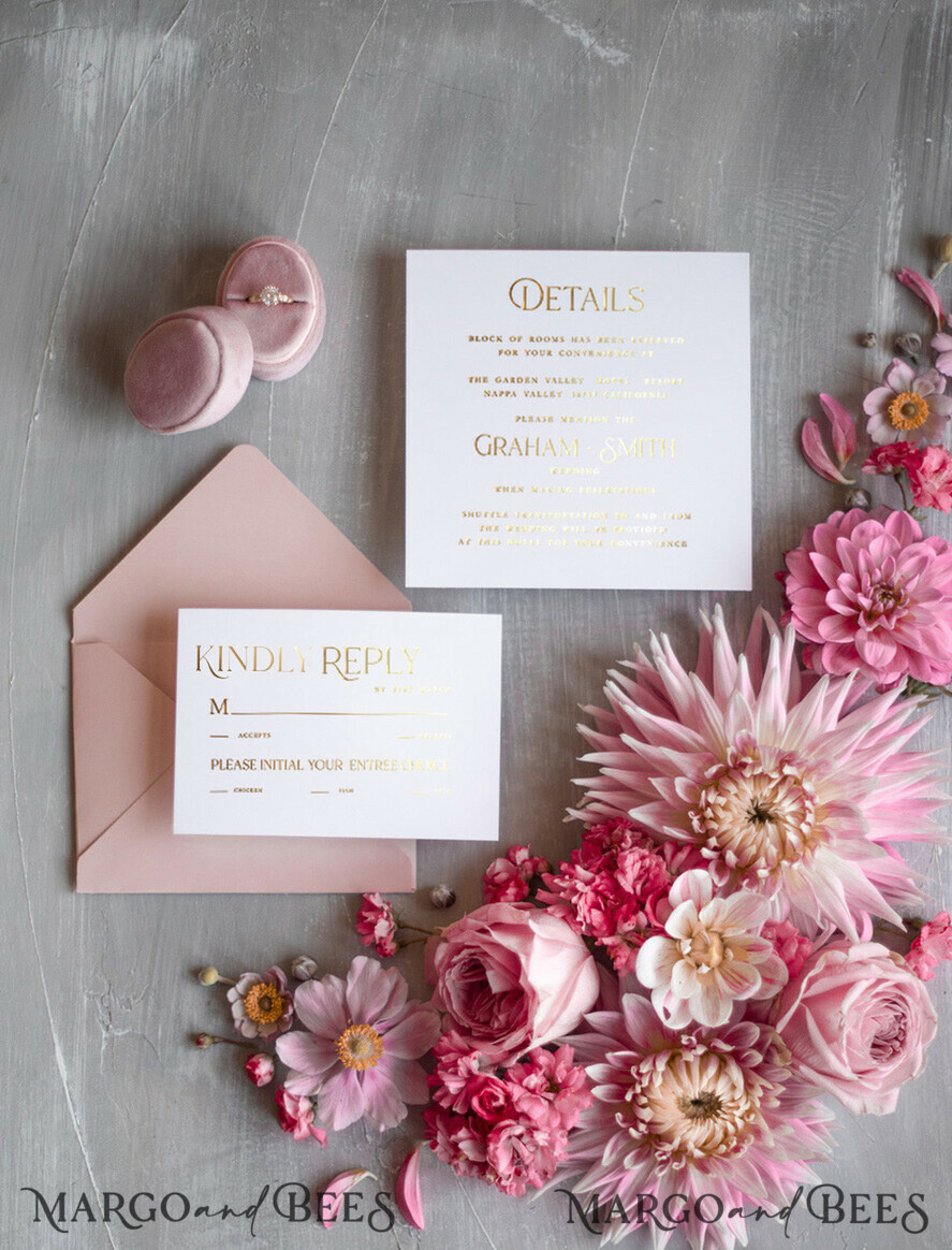 HOCHZEITS EINLADUNGEN Gold / Roségold / Silber / Glitzer Luxus-Hochzeitseinladungen, luxuriöse Hochzeit, zartrosa, zartrosa Hochzeit, zartrosa und goldene Hochzeit, Samt, Samthochzeitseinladungen, Taschenhochzeitseinladung, rosa Schleife, rosa Bogen, weiße Blumen, Samthochzeitskarten, elegante Hochzeitseinladungen, goldene Hochzeit, goldene Folien-Druckausgabe, rosa Taschenhochzeitseinladungen, rosa Hochzeitseinladungen, rosa Hochzeitsstationery, rosa Hochzeitsaccessoires, rosa und weiße Hochzeitseinladungen.