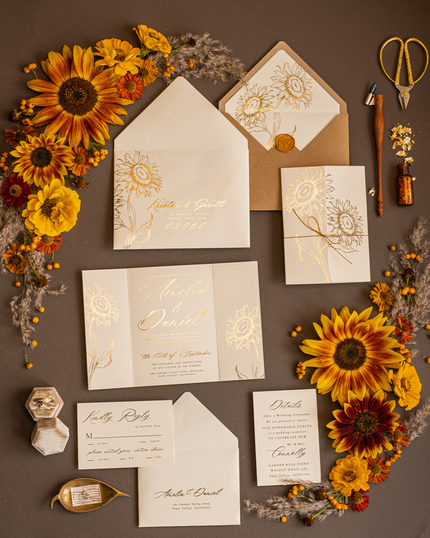 HOCHZEITS EINLADUNGEN Gold / Roségold / Silber / Glitzer Luxuriöse Goldfolien-Hochzeitseinladungen, romantische Sommerhochzeits-Papeterie, elegante goldene Sonnenblumen-Hochzeitseinladungen, glamouröse nude Hochzeitspapeterie.