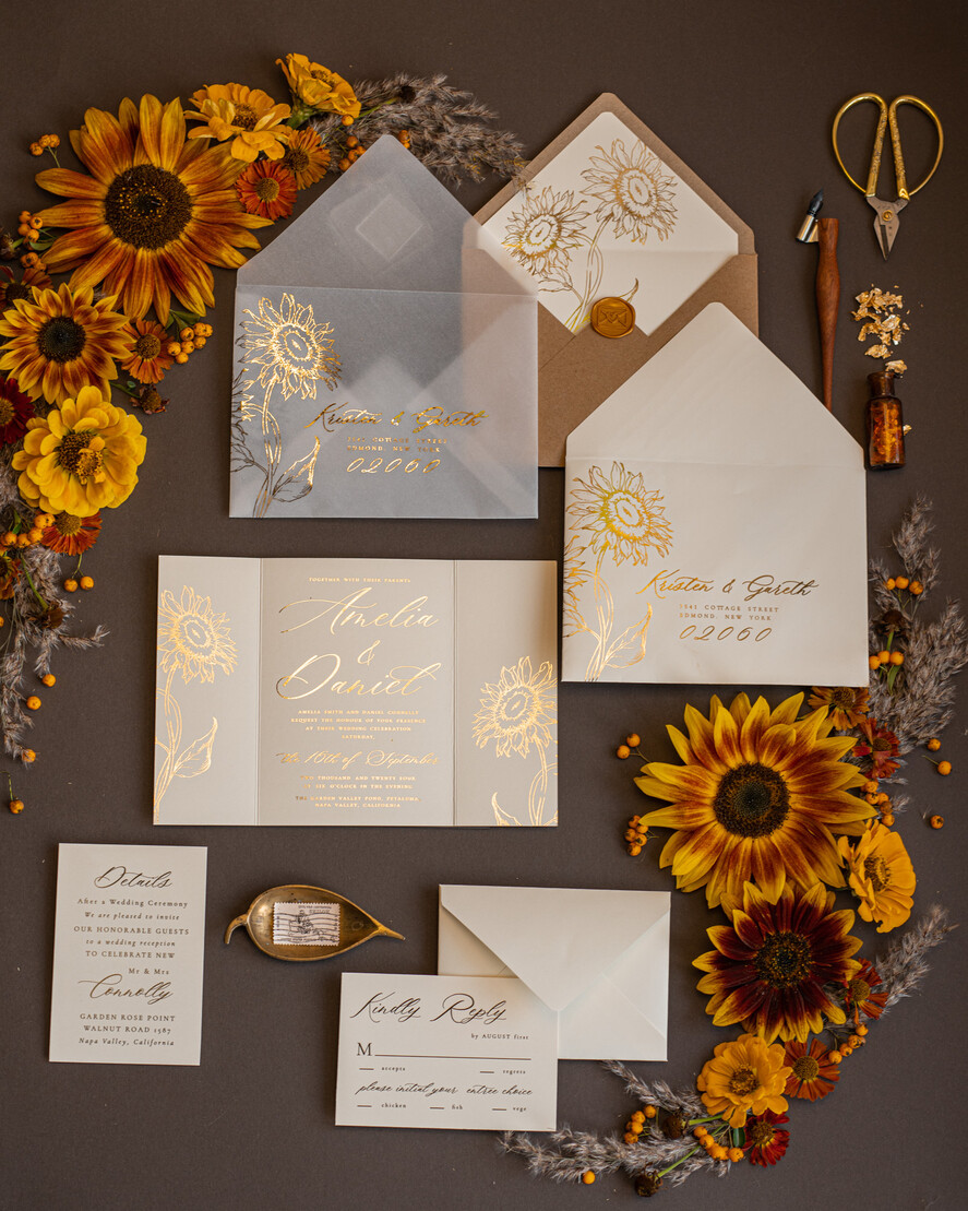 HOCHZEITS EINLADUNGEN Gold / Roségold / Silber / Glitzer Luxuriöse Goldfolien-Hochzeitseinladungen, romantische Sommerhochzeits-Papeterie, elegante goldene Sonnenblumen-Hochzeitseinladungen, glamouröse nude Hochzeitspapeterie.