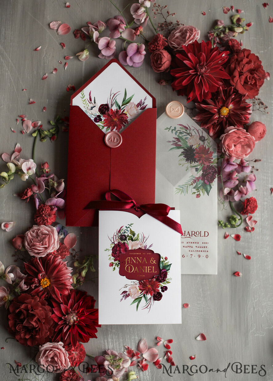 HOCHZEITS EINLADUNGEN Gold / Roségold / Silber / Glitzer Romantische rote Hochzeitskarten mit Schleife, glamouröse florale Hochzeitskarten, indische luxuriöse Goldfolien-Hochzeitseinladungen, maßgeschneiderte burgunderfarbene Pocket-Hochzeitseinladungssuite.