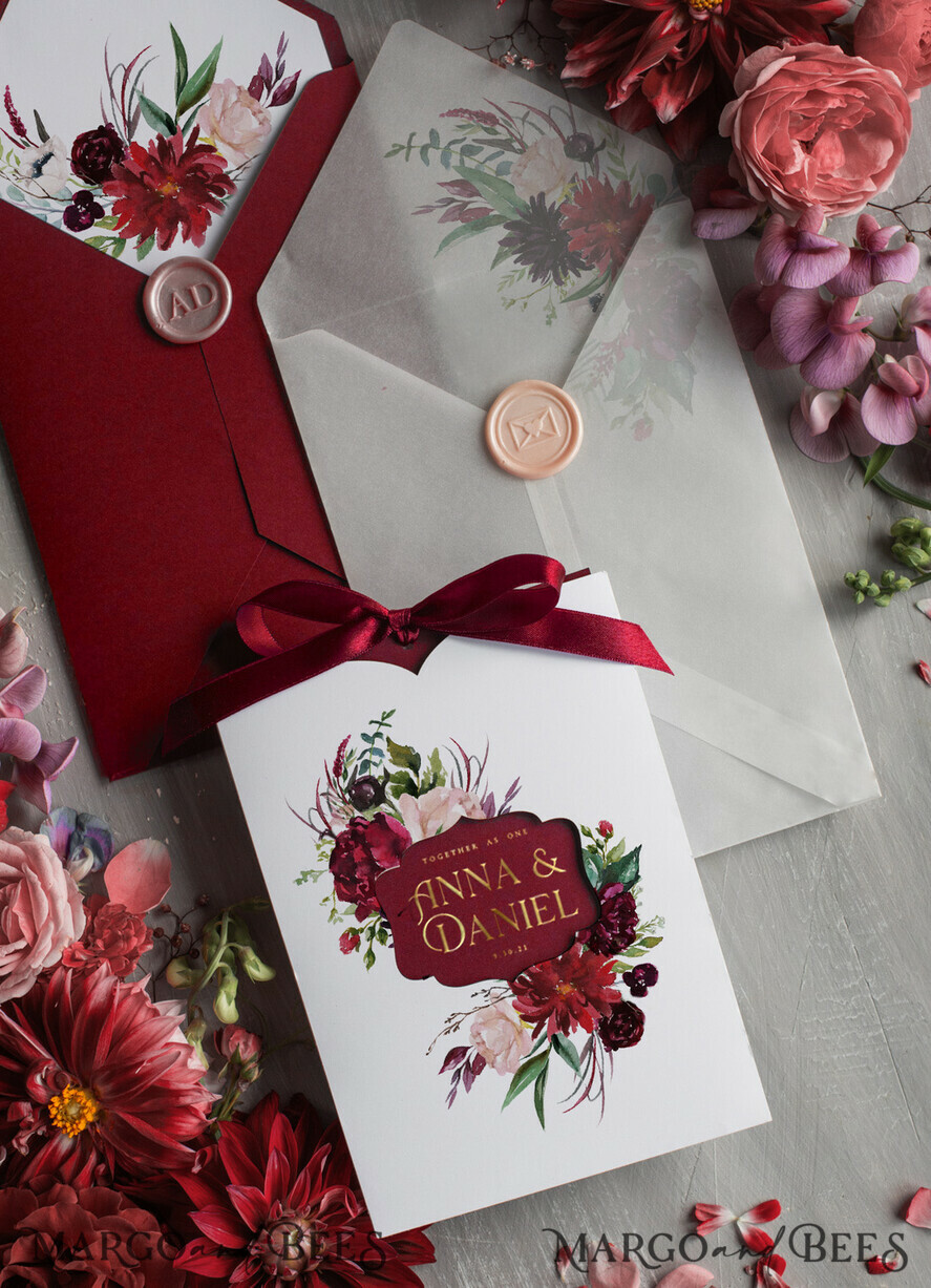HOCHZEITS EINLADUNGEN Gold / Roségold / Silber / Glitzer Romantische rote Hochzeitskarten mit Schleife, glamouröse florale Hochzeitskarten, indische luxuriöse Goldfolien-Hochzeitseinladungen, maßgeschneiderte burgunderfarbene Pocket-Hochzeitseinladungssuite.