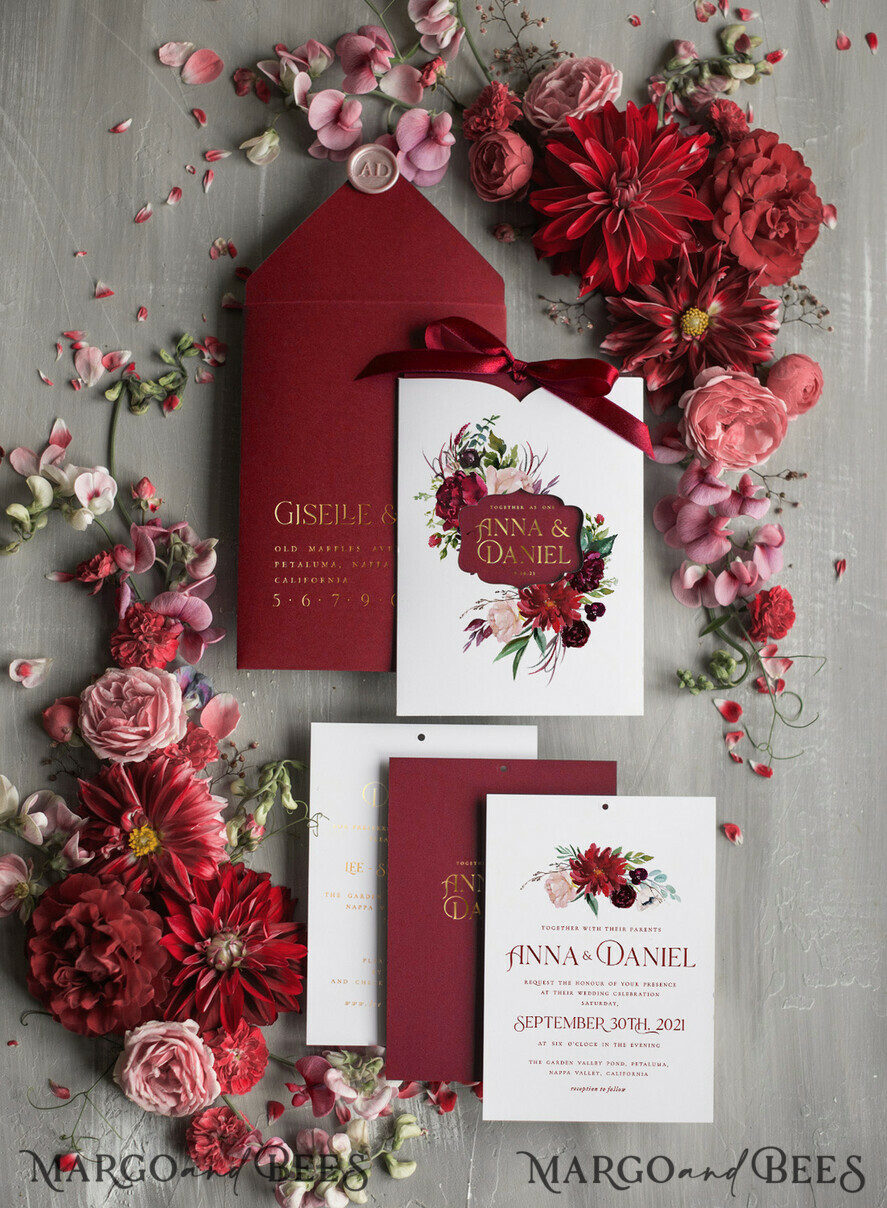 HOCHZEITS EINLADUNGEN Gold / Roségold / Silber / Glitzer Romantische rote Hochzeitskarten mit Schleife, glamouröse florale Hochzeitskarten, indische luxuriöse Goldfolien-Hochzeitseinladungen, maßgeschneiderte burgunderfarbene Pocket-Hochzeitseinladungssuite.