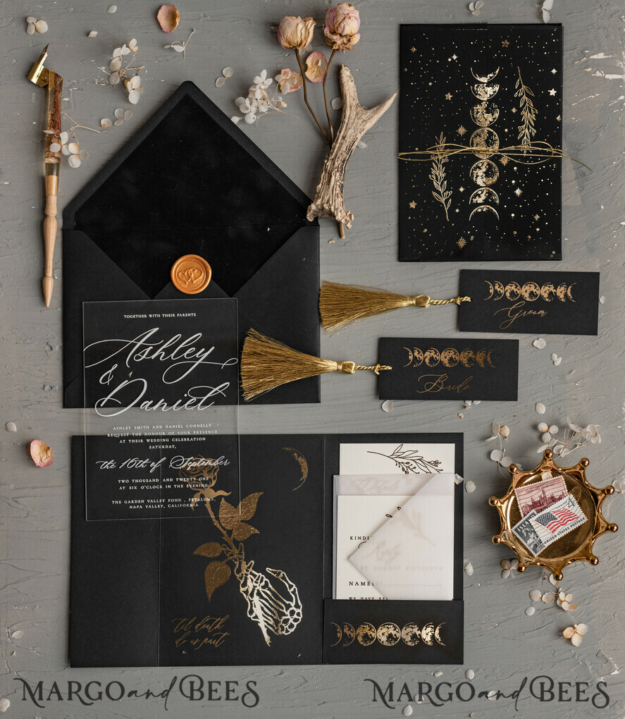 HOCHZEITS EINLADUNGEN Gold / Roségold / Silber / Glitzer Halloween-Mondphasen-Hochzeitseinladungen-Set, schwarze Einladungen, gruselige Halloween-Einladungen, gothische Hochzeitseinladungskarten, Skelett-Hochzeitsset in Schwarz und Gold.