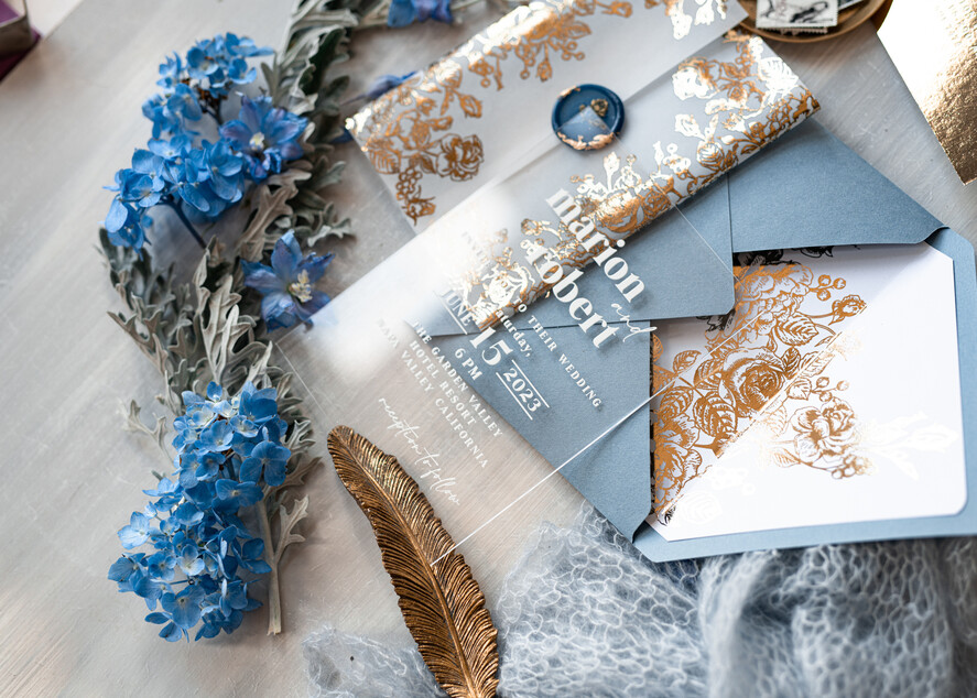 HOCHZEITS EINLADUNGEN Gold / Roségold / Silber / Glitzer Maßgeschneiderte Acryl-Eisblau-Hochzeitseinladung, Glamour staubige blaue Hochzeitseinladungen, moderne goldene Plexi-Hochzeitseinladung Suite, Boho Glam Hochzeitseinladungen mit Wachssiegel.