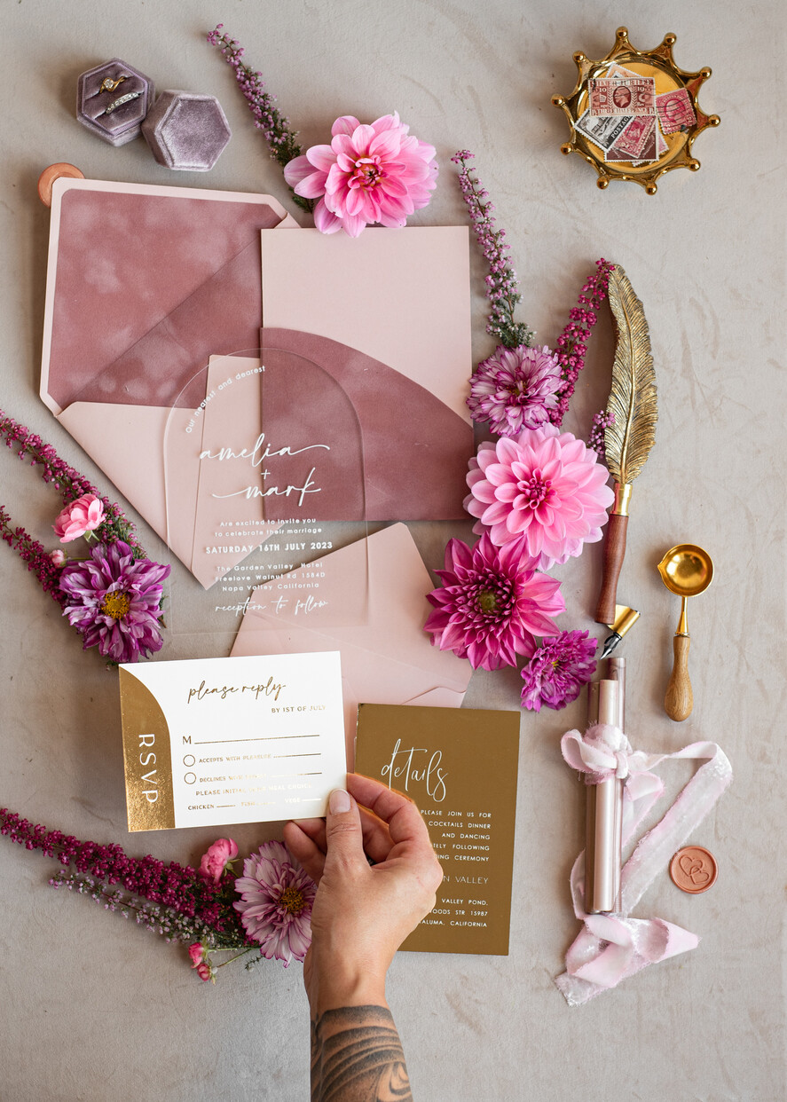 HOCHZEITS EINLADUNGEN Gold / Roségold / Silber / Glitzer Arch Gold Acryl Hochzeitsinvitation Suite, Samtumschlag Blush Pink Hochzeitskarten, Boho Hochzeitskarten