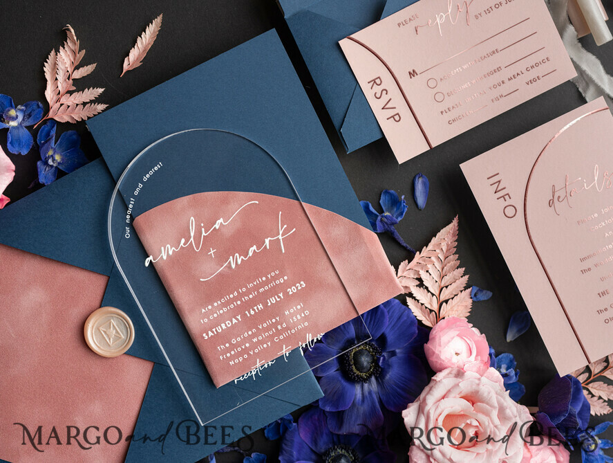 HOCHZEITS EINLADUNGEN Gold / Roségold / Silber / Glitzer Arch Gold Acryl Hochzeits Einladung Suite, Samt Pocket in Blush Pink und Navy Blue Hochzeits Einladungen, Glamour Hochzeits Einladungen